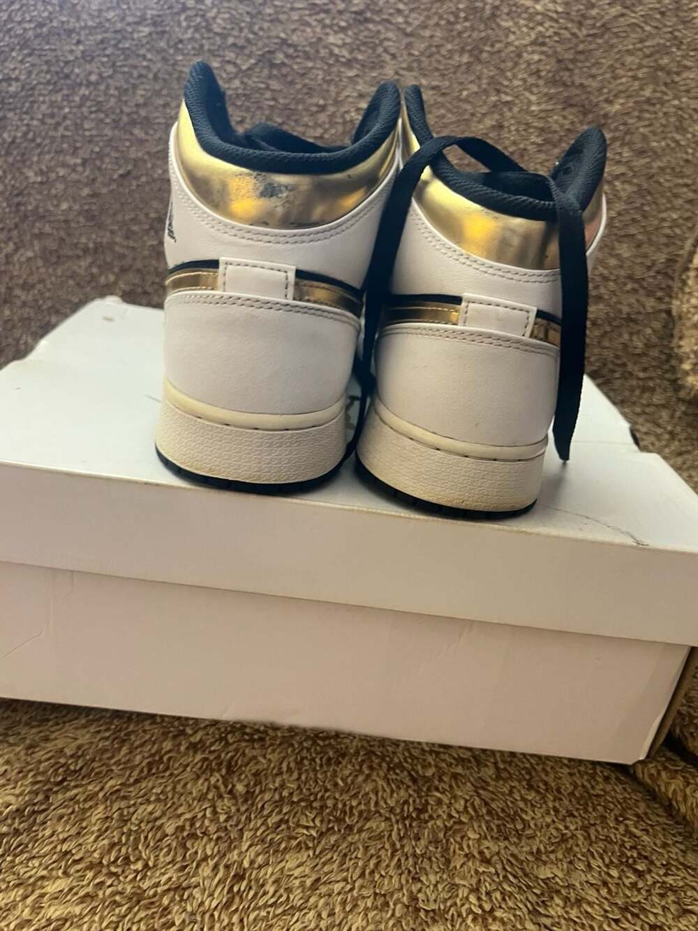 Air Jordan 1 Mid GS 'White Gold' Black Sneakers 554725-190 - Picture 3 of 6